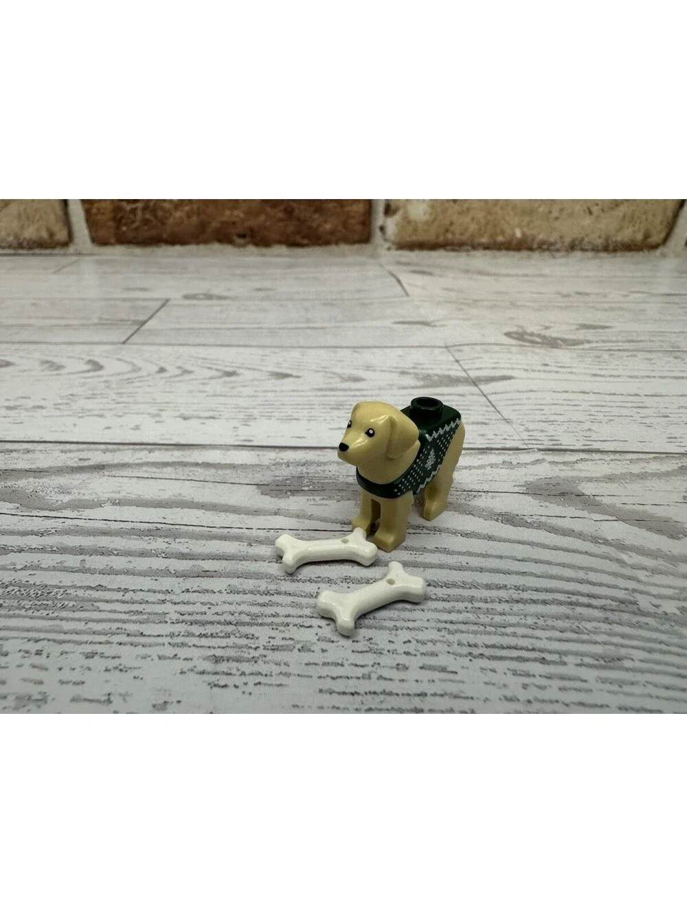 Lego Tan Labrador Rescue Dog with Molded Dark Green Sweater Christmas Dog Bones